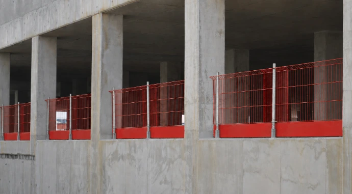 Parapetti provvisori per capannoni prefabbricati